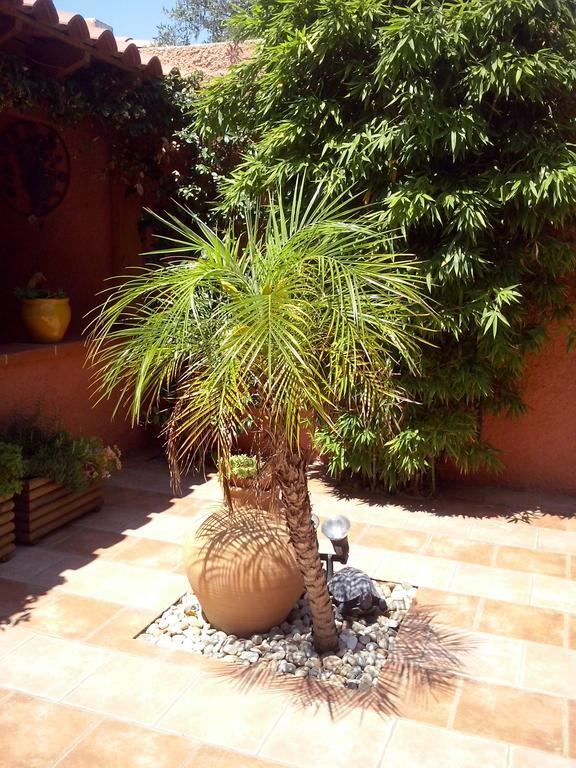 Bed and Breakfast La Gentoliere Pollestres Екстер'єр фото