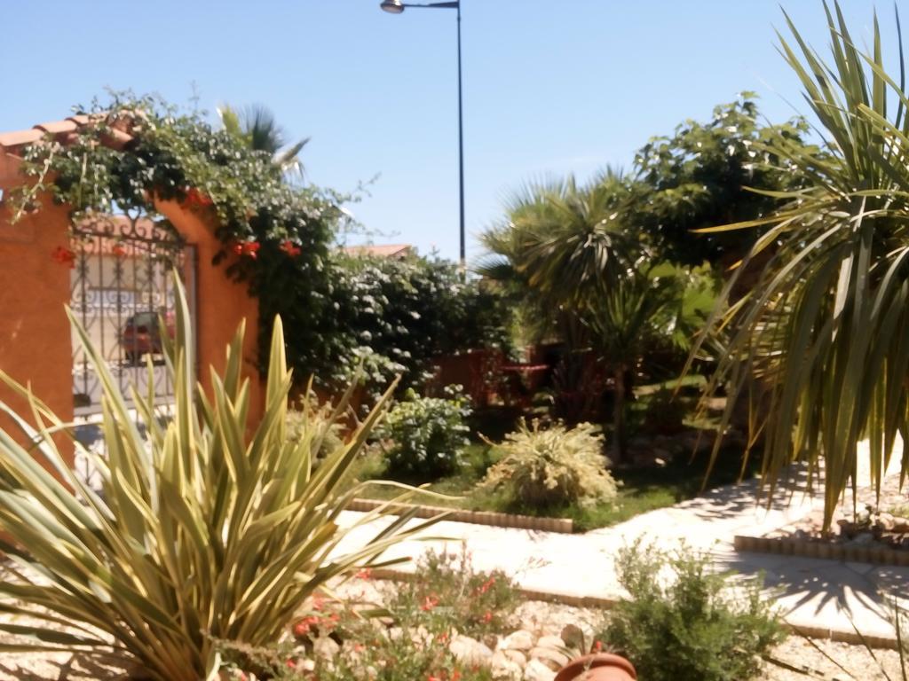 Bed and Breakfast La Gentoliere Pollestres Екстер'єр фото